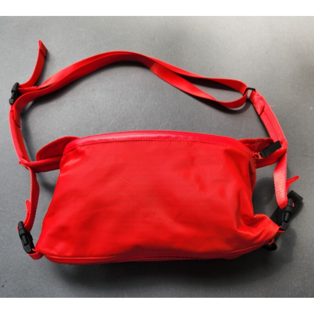 Lululemon Sling All Hours Belt Bag Purse Fanny Pack Crossbody Travel Fitness
